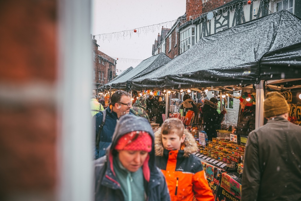 Knutsford Christmas Light Switch on and Crib Service